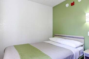 Motel 6 Portland, Me