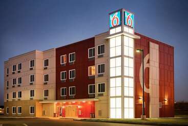 Motel 6swift Current, Sk