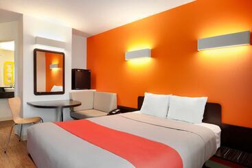 Motel 6swift Current, Sk