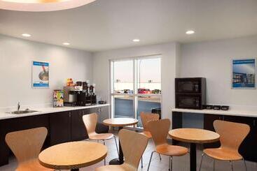 Motel 6swift Current, Sk