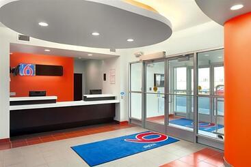 Motel 6swift Current, Sk