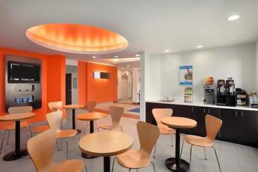 Motel 6swift Current, Sk