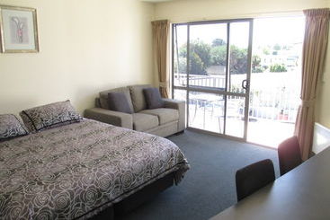 모텔 Bay Crest Motor Lodge
