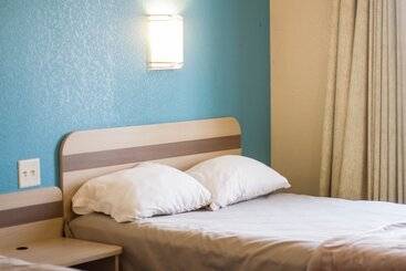 مُتل The Wilshire Inn
