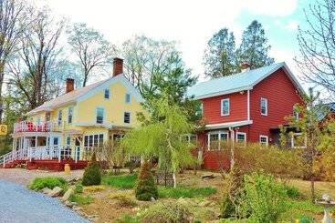 Saratoga Farmstead B&b