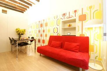 Short Stay Group Borne Pop Art Lofts