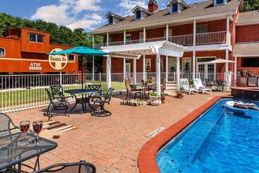 Woodrow House Bed & Breakfast