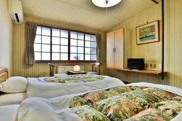 هتل Takenoya Ryokan