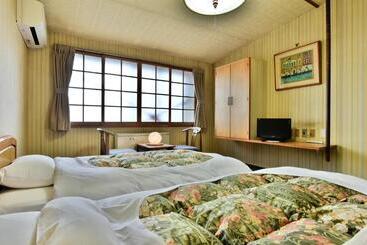 هتل Takenoya Ryokan