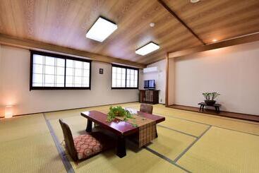 هتل Takenoya Ryokan