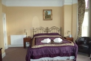 تختخواب و صبحانه Britten House
