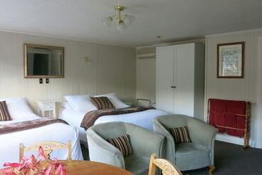 تختخواب و صبحانه Cheltenham House