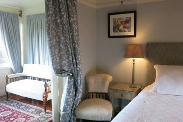 تختخواب و صبحانه Cheltenham House