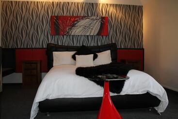 Birchwood Manor