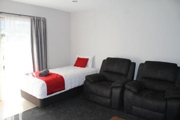 Birchwood Manor
