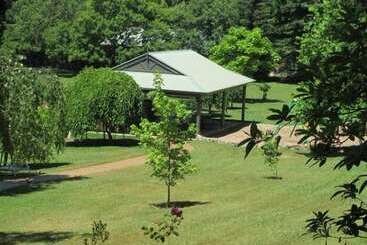 Chestnut Tree Holiday Units