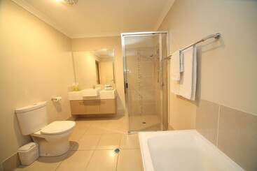 Direct Collective   Villas On Rivergum