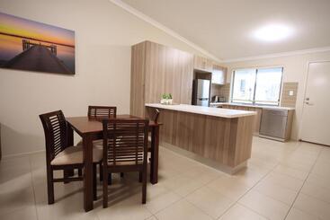 Direct Collective   Villas On Rivergum
