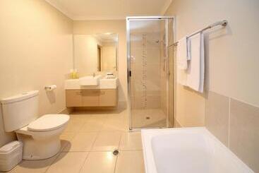 Direct Collective   Villas On Rivergum