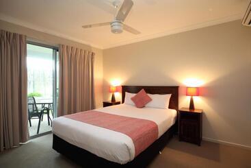 Direct Collective   Villas On Rivergum