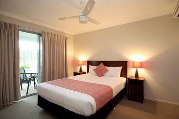 Direct Collective   Villas On Rivergum