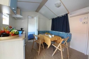 هتل Happy Camp Mobile Homes In Butterfly Camping Village