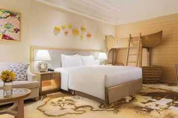 هتل Chimelong Hengqin Bay