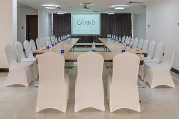 هتل Golden Tulip Dar Es Salaam City Center