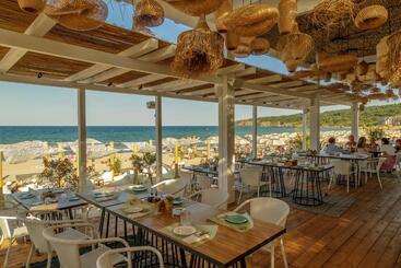 هتل Green Life Beach Resort Sozopol