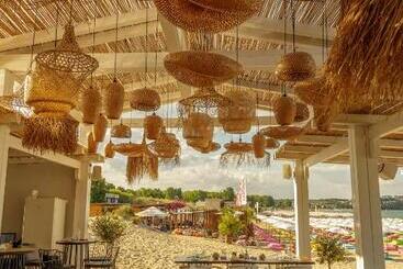هتل Green Life Beach Resort Sozopol