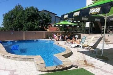 هتل Guesthouse Vila Dnd
