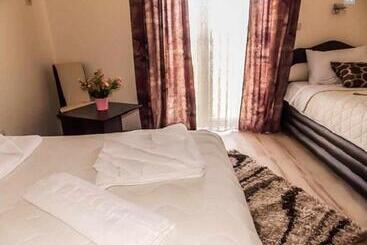 هتل Guesthouse Vila Dnd