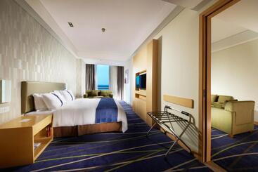 هتل Holiday Inn Express Zhengzhou Airport, An Ihg