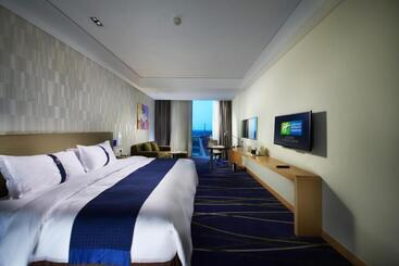 هتل Holiday Inn Express Zhengzhou Airport, An Ihg