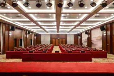 هتل Holiday Inn Express Zhengzhou Airport, An Ihg