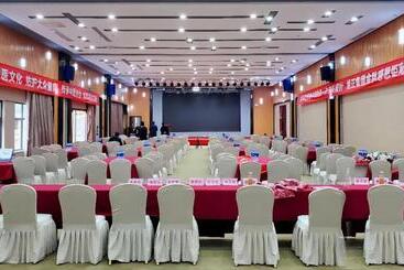 هتل Holiday Inn Express Zhengzhou Airport, An Ihg