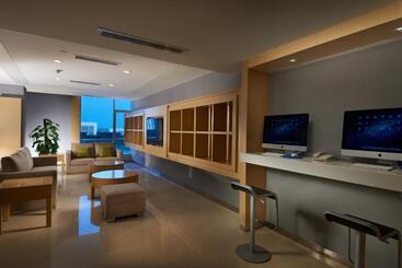هتل Holiday Inn Express Zhengzhou Airport, An Ihg