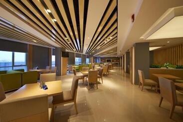 هتل Holiday Inn Express Zhengzhou Airport, An Ihg