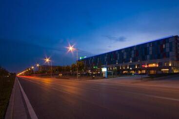 هتل Holiday Inn Express Zhengzhou Airport, An Ihg