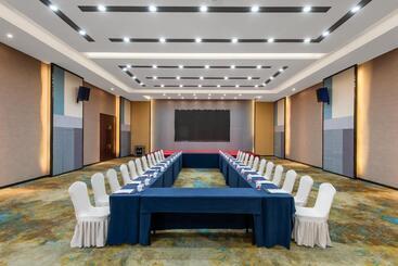 هتل Holiday Inn Express Zhengzhou Airport, An Ihg