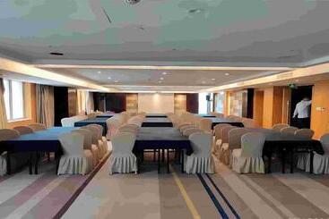 هتل Holiday Inn Express Zhengzhou Airport, An Ihg