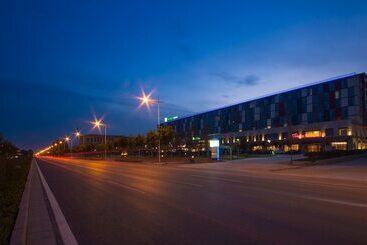 هتل Holiday Inn Express Zhengzhou Airport, An Ihg