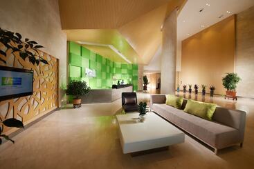هتل Holiday Inn Express Zhengzhou Airport, An Ihg