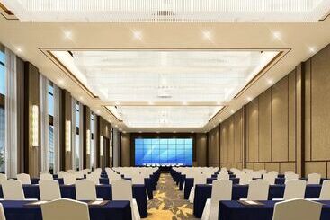 هتل Holiday Inn Express Zhengzhou Airport, An Ihg