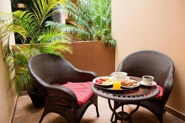 هتل Humuya Inn