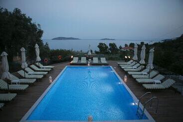 هتل Irida Aegean View