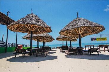هتل Best Western Jangwani Sea Breeze Resort
