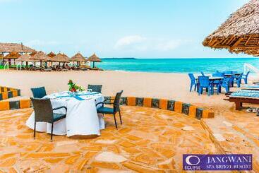 هتل Best Western Jangwani Sea Breeze Resort