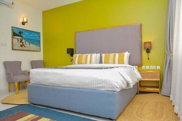 هتل Best Western Jangwani Sea Breeze Resort