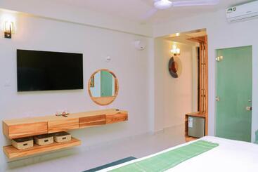 هتل Best Western Jangwani Sea Breeze Resort